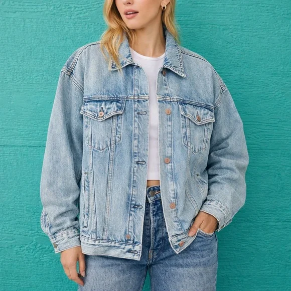 Free People We The Free JOLENE Oversized Denim Trucker Jacket Size Large - Picture 2 of 6